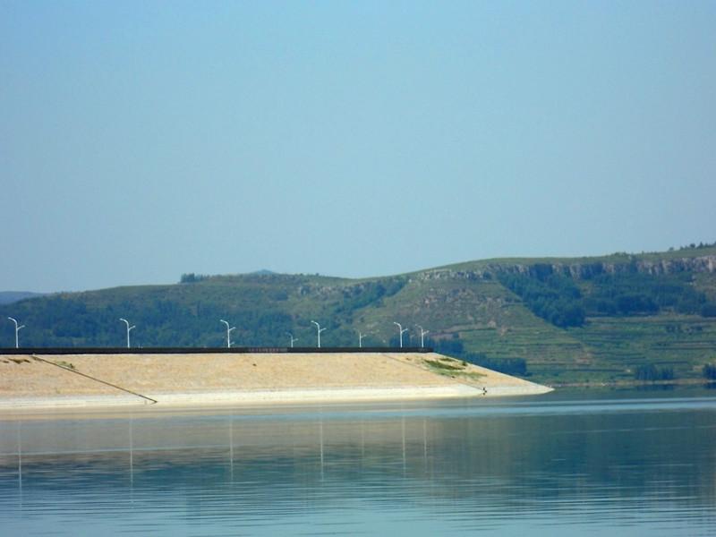 雷達水位計監測系統，實時監測水庫水位